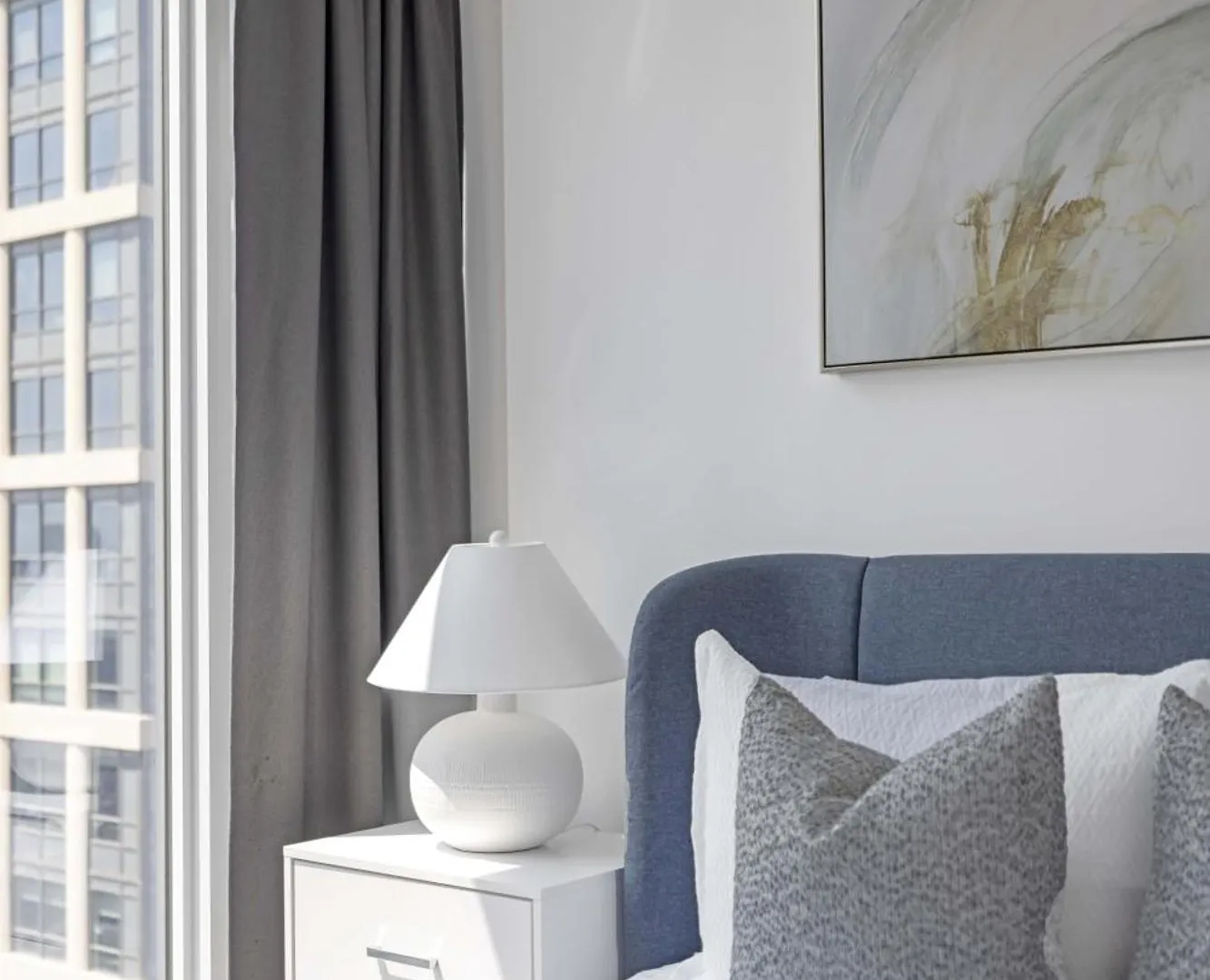 Sunlit Corner Suite Top Location Free Parking Τορόντο