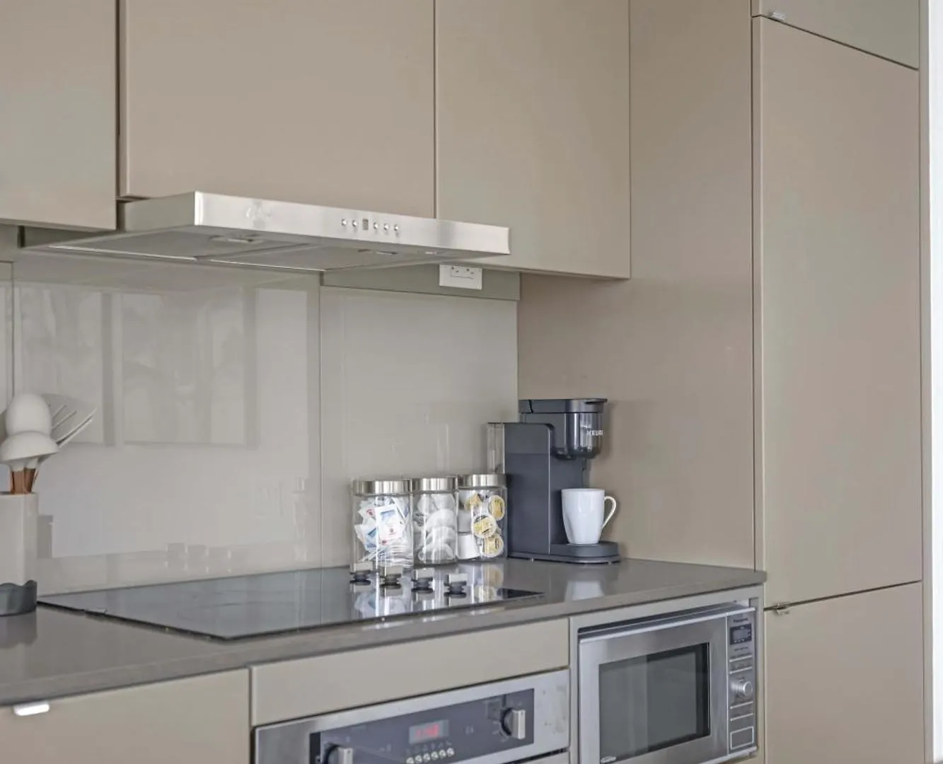 Sunlit Corner Suite Top Location Free Parking Τορόντο Καναδάς